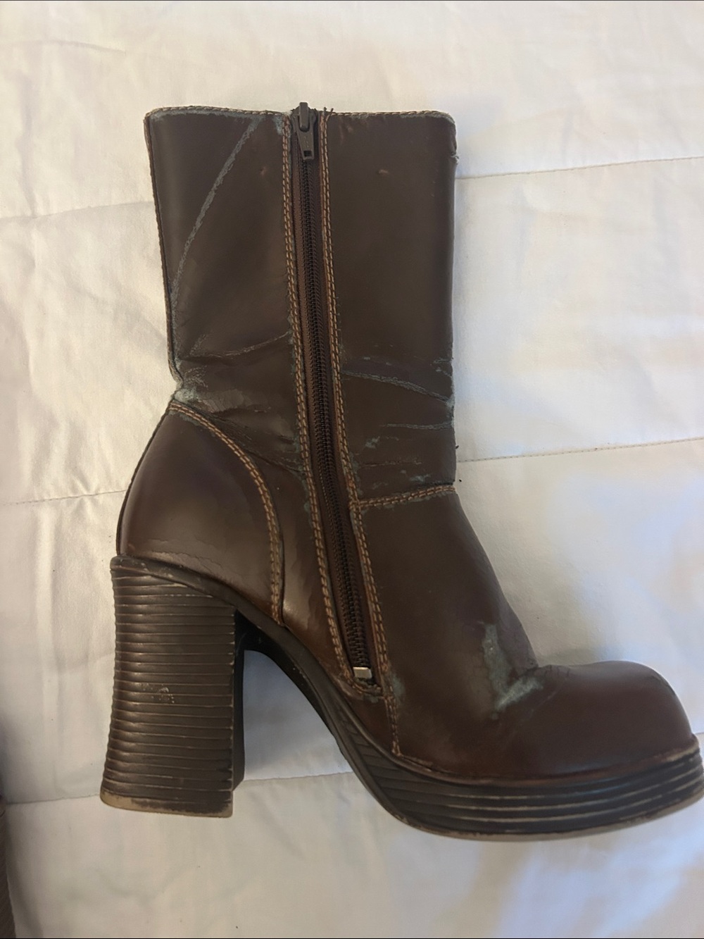 Block heel platform leather boots - Picture 4 of 6